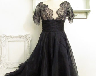 1940s Lace Formal Gown - Designer Vintage Montaldos Dress