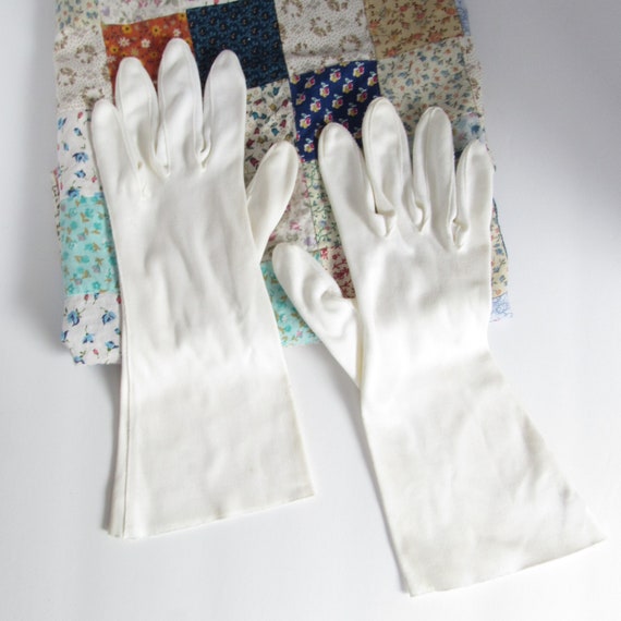 Vintage long white ladies gloves. Easter gloves - image 3