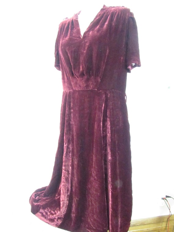 Vintage 1930s Deep maroon velvet dress