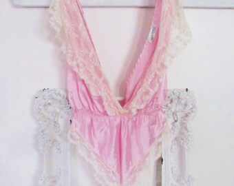 Vintage Lily of France Romper teddy. Lace trimmed lilac pink