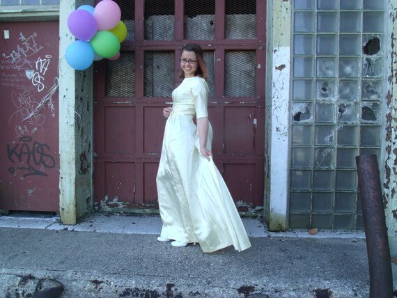 Cream Satin Vintage Wedding Dress
