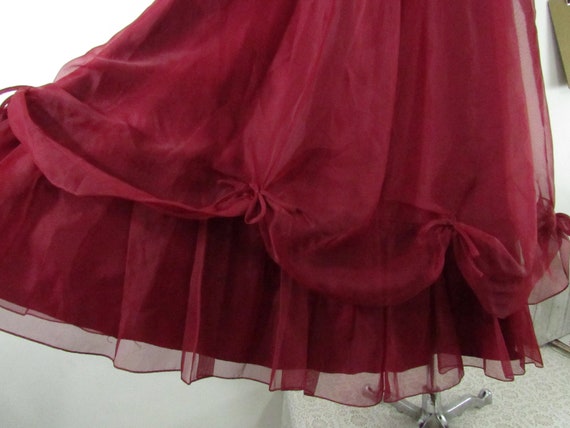 1980s Fluffy off-shoulder ballgown. Size 10 - image 4