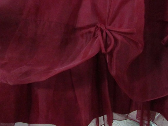 1980s Fluffy off-shoulder ballgown. Size 10 - image 5