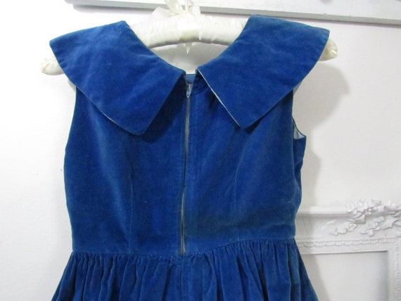 Red Velvet Childs Dress // 1960s Blue Velvet Chri… - image 4
