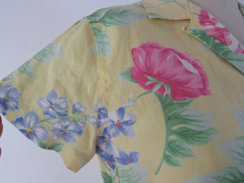 Pure linen button down size medium petite vacation shirt Linen garden party