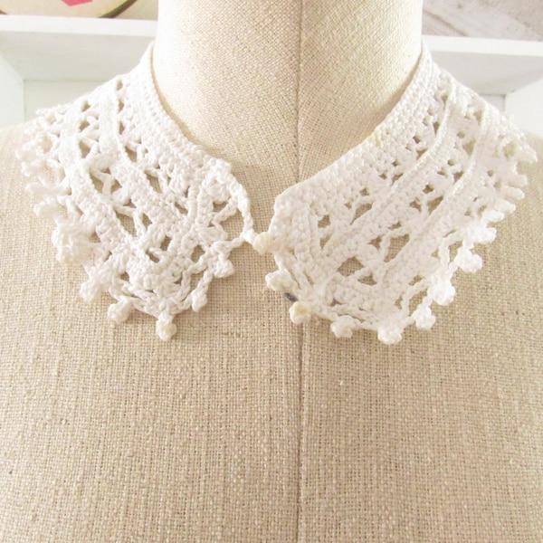 Vintage Lace Collar - Pure White Crocheted Lace Collar