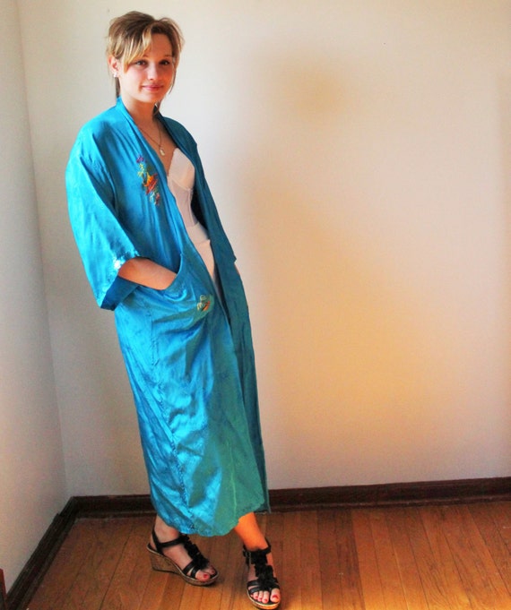 Blue Satin Robe with Asian Embroidery / 90s Touris