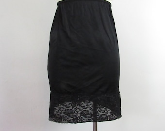 Vintage Black Lace Half Slip - Small. Waist 22