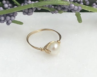 14k Gold Filled Wire Wrapped Ring with a Single Pearl GR-1