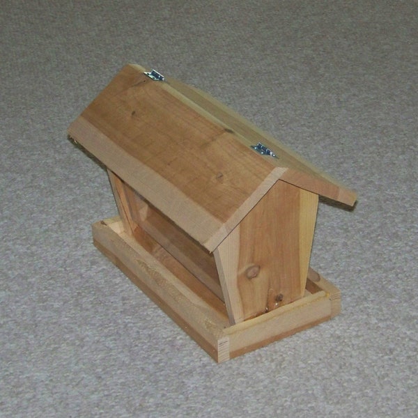 Ready to Hang Cedar Bird Feeder