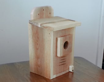 Cedar Birdhouse With Squirrel Guard