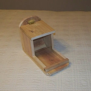 Mini Jar-Less Cedar Squirrel or Chipmunk Feeder