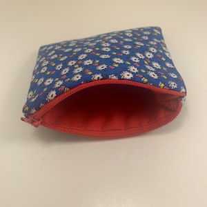Zipper Pouch - Coin Purse - Blue and White Vintage Fabric