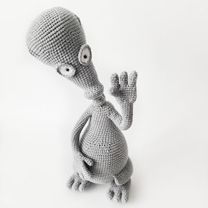 CROCHET PATTERN Alien 33 cm / Amigurumi tutorial PDF file