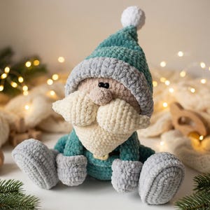 Amigurumi Santa Crochet Pattern, 26 cm Plush Toy (PDF Pattern)