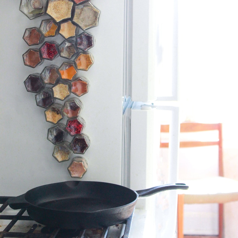Gneiss Spice Magnetic Spice Jars (24-Jar Set) - Thumbnail 4