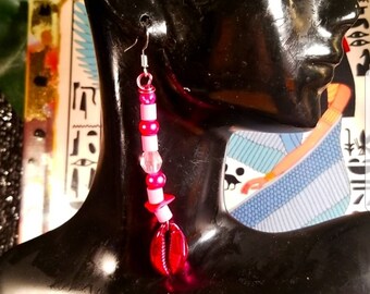 Cowrie shells lucite beads earrings, Bohemian earrings - Bohemian style pink color cowrie  shells shape dangle earrings