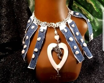 Boheminan style riverstones denim fabric  Fringes Queen nefertiti white painted wood laser heart shape choker/necklace