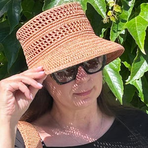 Chapéu Bucket de Ráfia Feito à Mão em Crochê | Chapéu de Sol Boho para o Verão, Estilo Outono