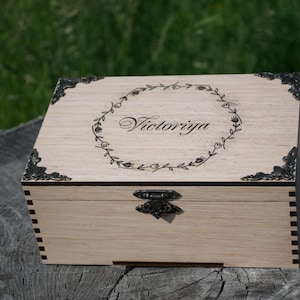 Boîte en bois, personnalisée, boîte souvenir, boîte d'anniversaire, boîte gravée, boîte pour photo, grande, boîte à souvenirs, cadeau pour lui, grande boîte, cadeau de mariage