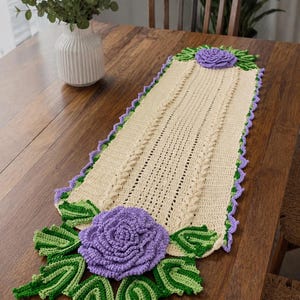 Camino de mesa de crochet hecho a mano | Flores de rosa 3D en algodon decor farmhouse