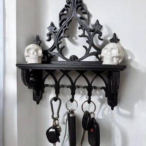 Estante de pared gótico con ganchos – Organizador de entrada negro mate – Estante para guardar llaves y bolsillos, decoración gótica, decoración gótica para el hogar
