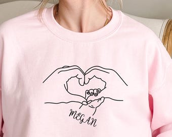 Maglietta per la mamma, mani a forma di cuore personalizzate con i nomi dei bambini (taglie multiple)