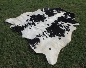 Natural Cowhide Hair-On Rug – Rustic Western Farmhouse Home Decor