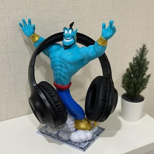 Aladdin Desk Decor | Superhero-Themed Headphone Holder | Gaming Desk Decor
