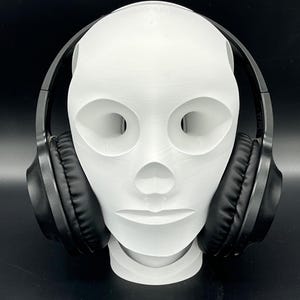 Robotic Headphone Stand | Futuristic Desk Decor | Unique Headphone Holder for Tech Enthusiasts