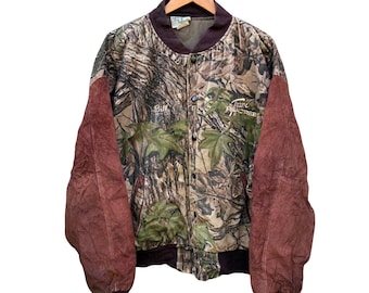 Vintage Realtree Camo Bomber Jacket with Suede Sleeves
