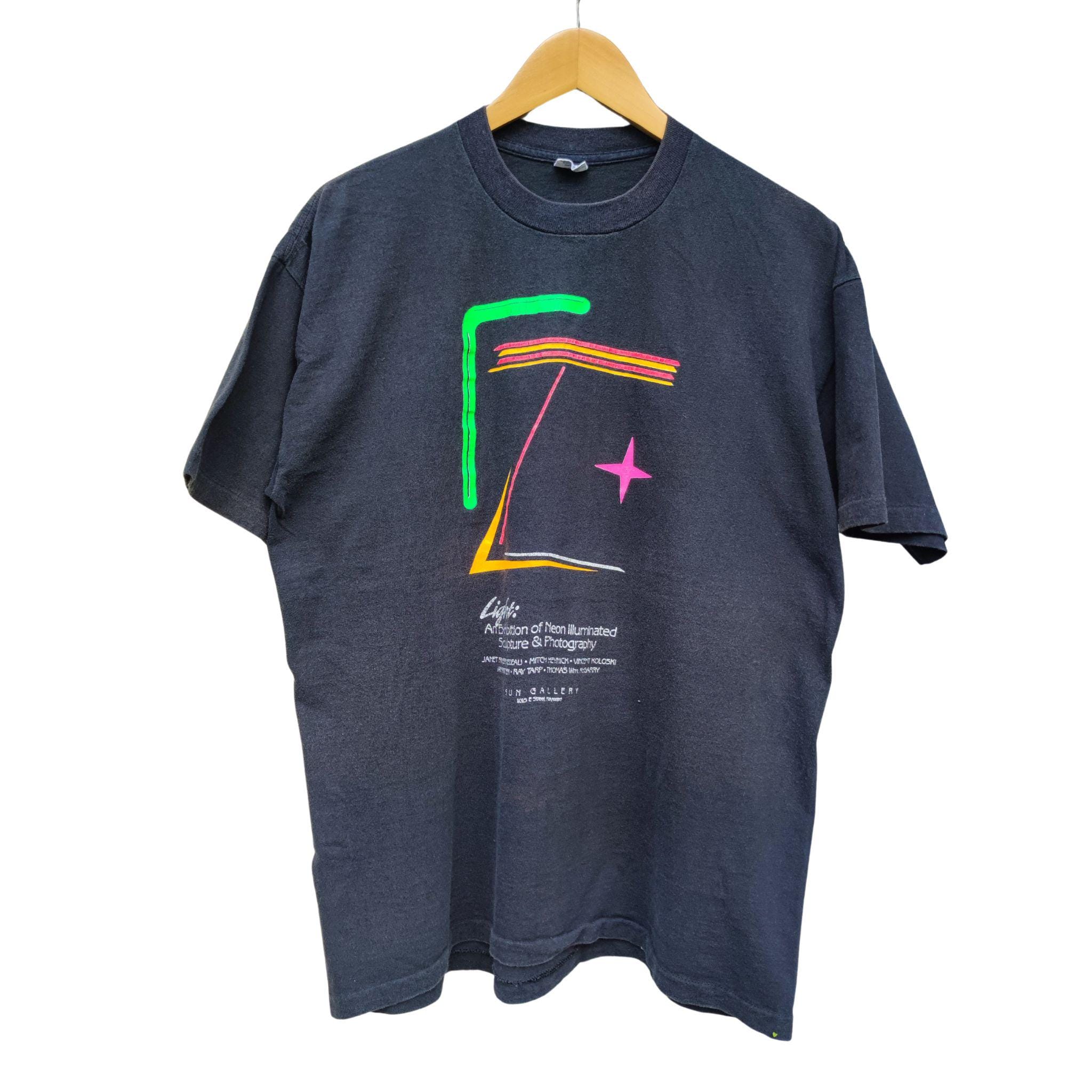 90年代ヴィンテージネオンアート展グラフィックTシャツ（ブラック 