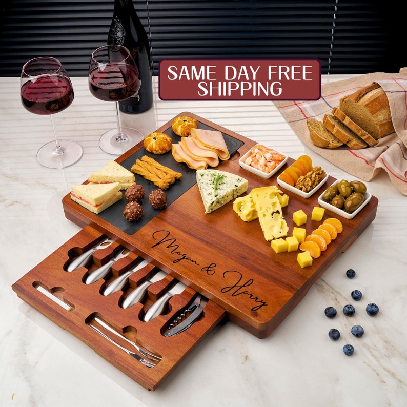 Charcuterie Board Personalized, Wedding Gift for the Couple Unique, Anniversary Gift, Housewarming Gift, Engagement Gifts Mother in Law Gift