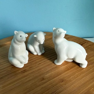 犬の陶器の置物 NAO Spain Handcrafted porcelain NAO Lladro Porcelain Figurine: Girl With Puppy, Hand Made in Spain