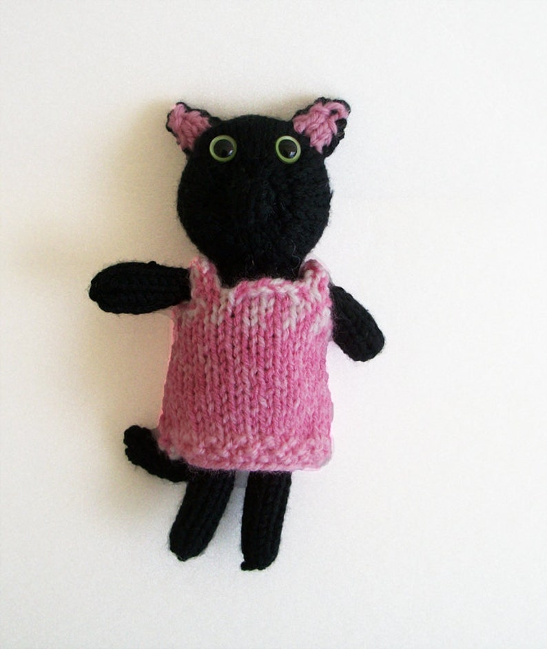 Kitty PDF Knitting Pattern image 1