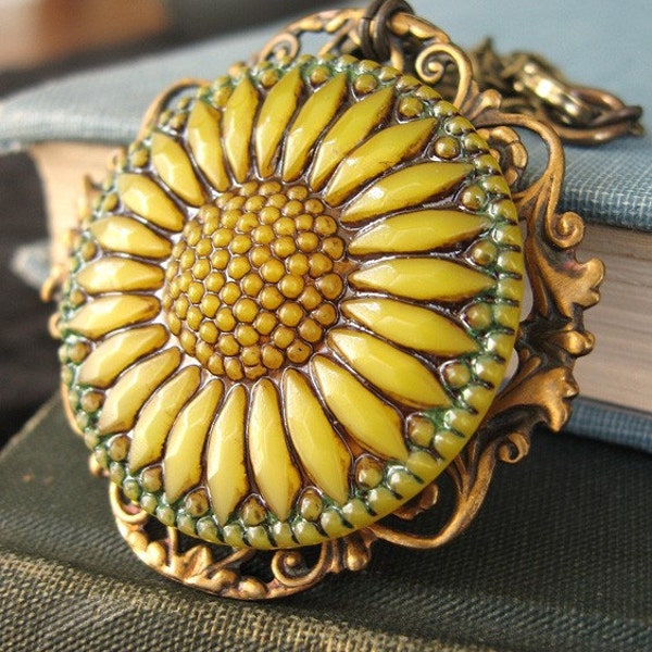 Seasons in the Sun - Yellow sunflower necklace - Elysia