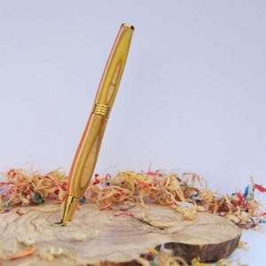 Penna a sfera twist per skateboard upcycling/riciclaggio (legno) realizzata a mano con skateboard rotti