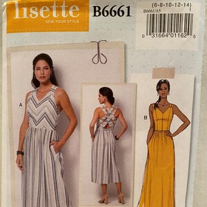 以下が含まれることがあります： 2つの異なるスタイルのドレスの縫製パターン。最初のスタイルは、Vネックとクロスバックのストライプドレス。2番目のスタイルは、Vネックとストレートバックの無地のイエローのドレス。パターンはサイズ6-8-10-12-14用。パターンはブランドLisette製です。