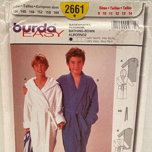 UNCUT   Burda 2661   Size: 9 to 14   Boys and Girls Bathrobe