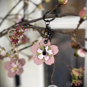 桜のキーホルダーまたは財布チャーム - 中サイズ