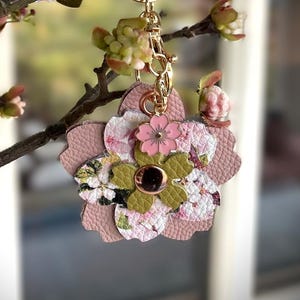 桜のキーホルダーまたは財布チャーム - 大