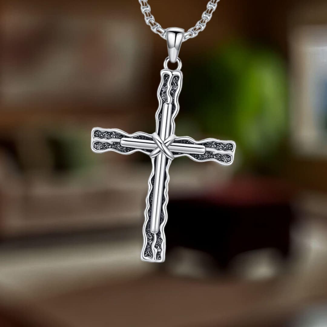 Collana con ciondolo a croce in ambra baltica in argento e piccolo ciondolo a forma di
