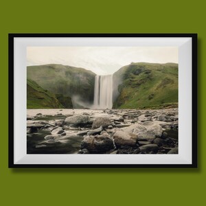 Stampa di Skogafoss, cascata islandese, fotografia di paesaggi islandesi, arte murale islandese, decorazioni murali islandesi, foto della natura islandese