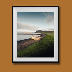Stampa di un naufragio in Islanda, fotografia di paesaggi islandesi, arte murale islandese, decorazioni murali islandesi, foto della costa islandese, poster di viaggio islandese