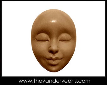 Molde No.243 (Cara- con los ojos cerrados) por Veronica Jeong
