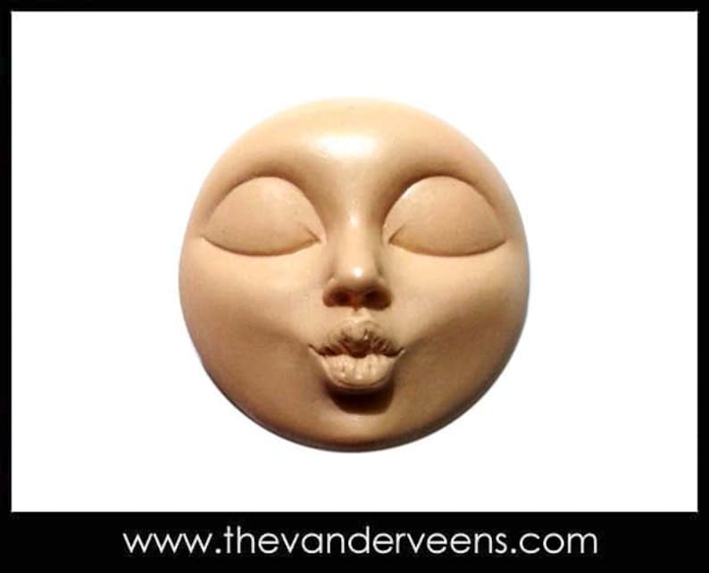 Mold No.241 Full moon Face with kissing by Veronica