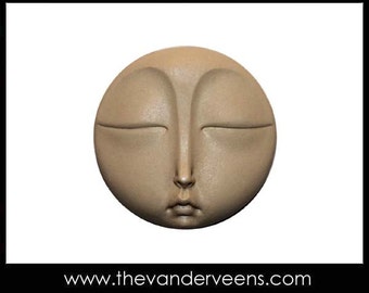 Molde No.186 (ojos cerrados con la cara de luna llena más plana) por Veronica Jeong