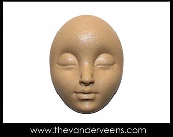 Moule No.211 (visage fermé les yeux) par Veronica Jeong