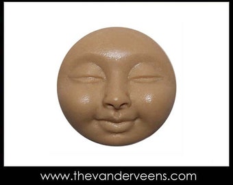 Molde No.119 (luna llena cara pequeña con los ojos cerrados) por Veronica