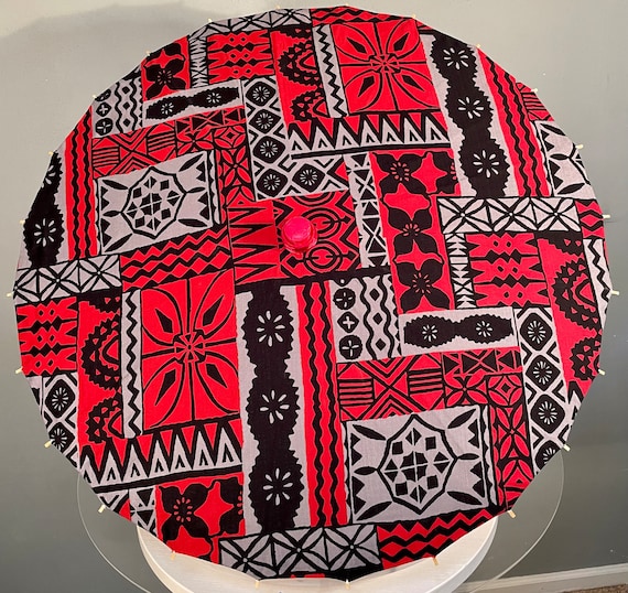 Red polynesian design parasol